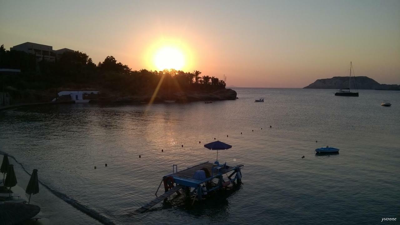 Komissa΄S Beach House Agia Pelagia  Exterior photo