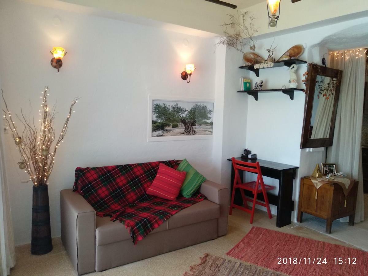 Komissa΄S Beach House Agia Pelagia  Exterior photo